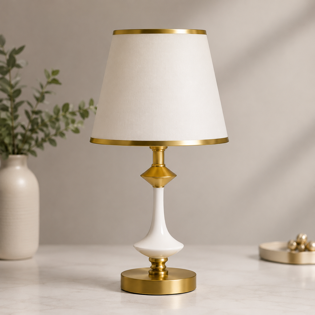 Veioza de Masă Albă cu Accente Aurii, H45 cm – Model 8619, Design Modern și Elegant