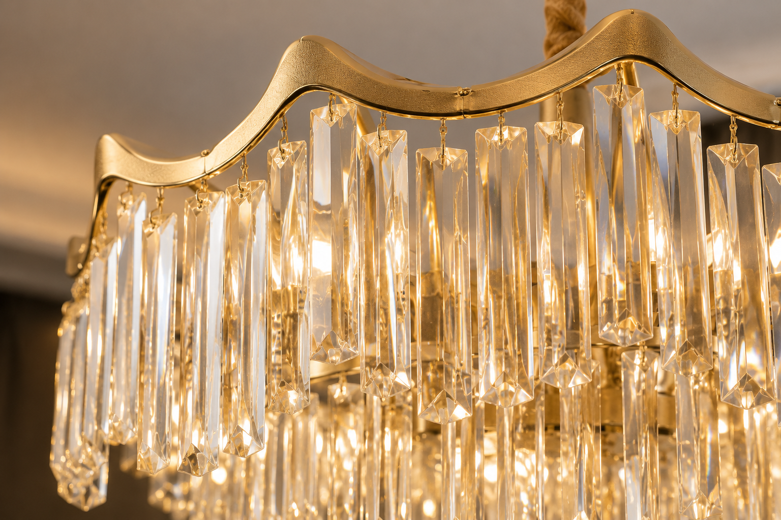 Candelabru Auriu cu Cristale – 20×E27, Ø78 cm, Impunător și Strălucitor