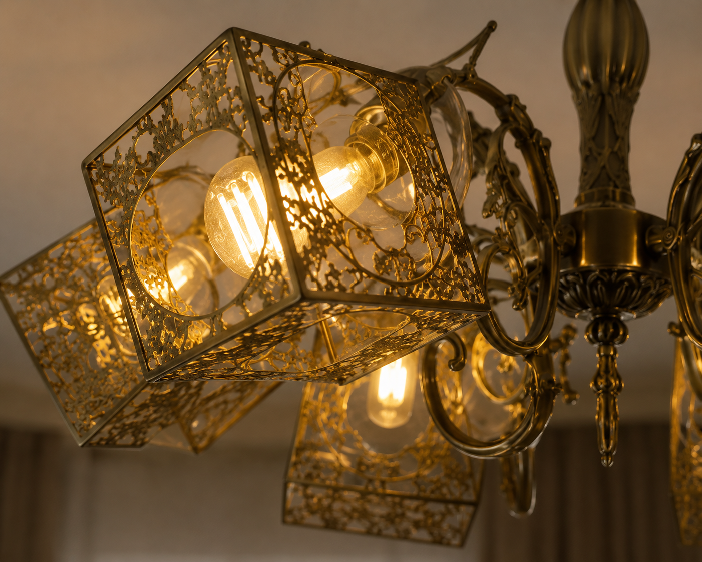 Candelabru  vintage cu 5 brațe, Ø640×H300 mm, suport E27 max 60W, finisaj bronz antic, fără telecomandă