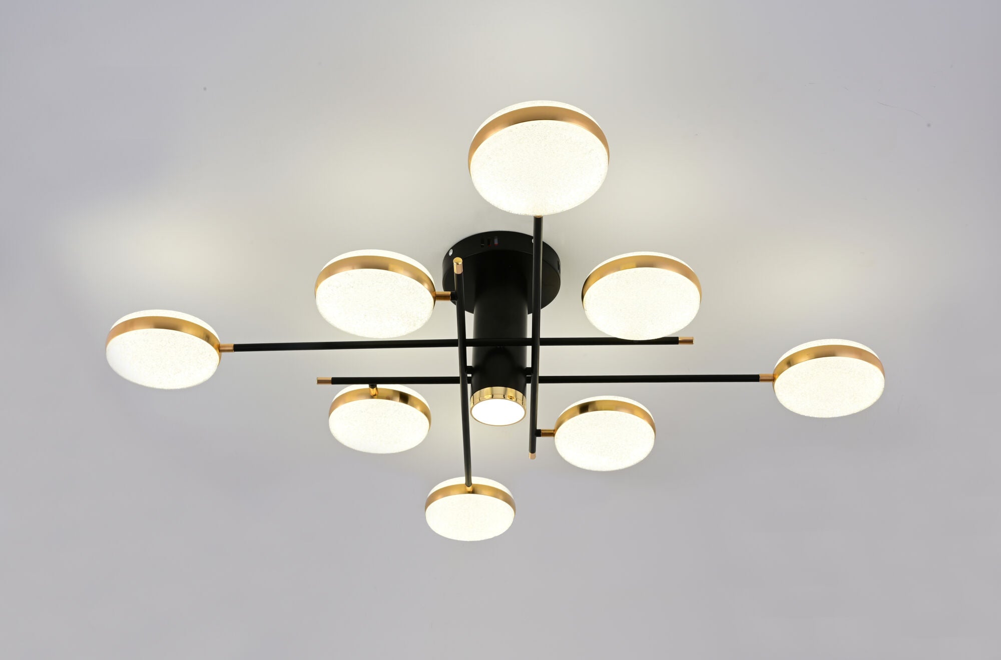 Lustra LED L7680/8+1 – 154W, Design Elegant cu Brațe Multiple și Telecomandă