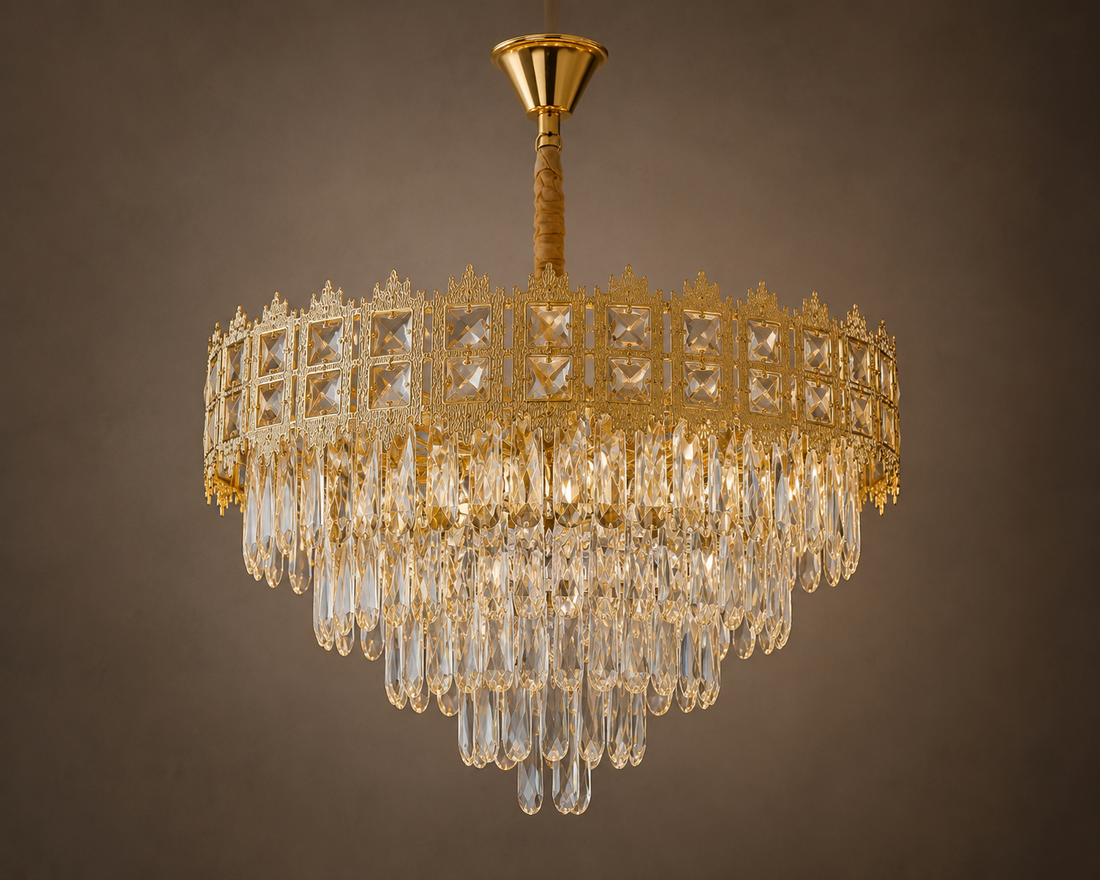 Candelabru auriu 70065-400 GD cu 5 socluri E27, stil modern pentru spații elegante