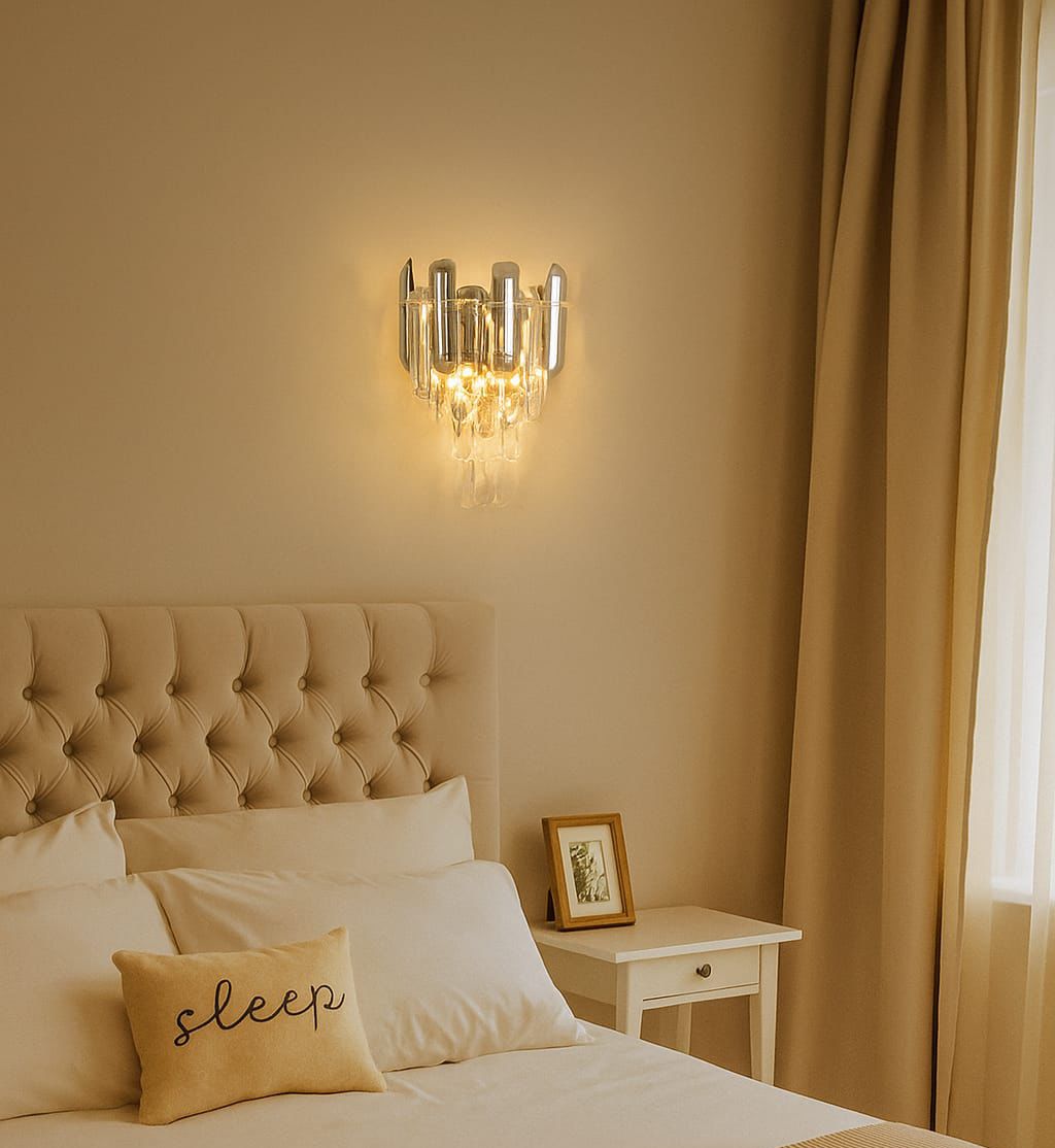 Aplica aurie de perete 220×110×H180 mm, 2 becuri E14, cu cristale verticale elegante