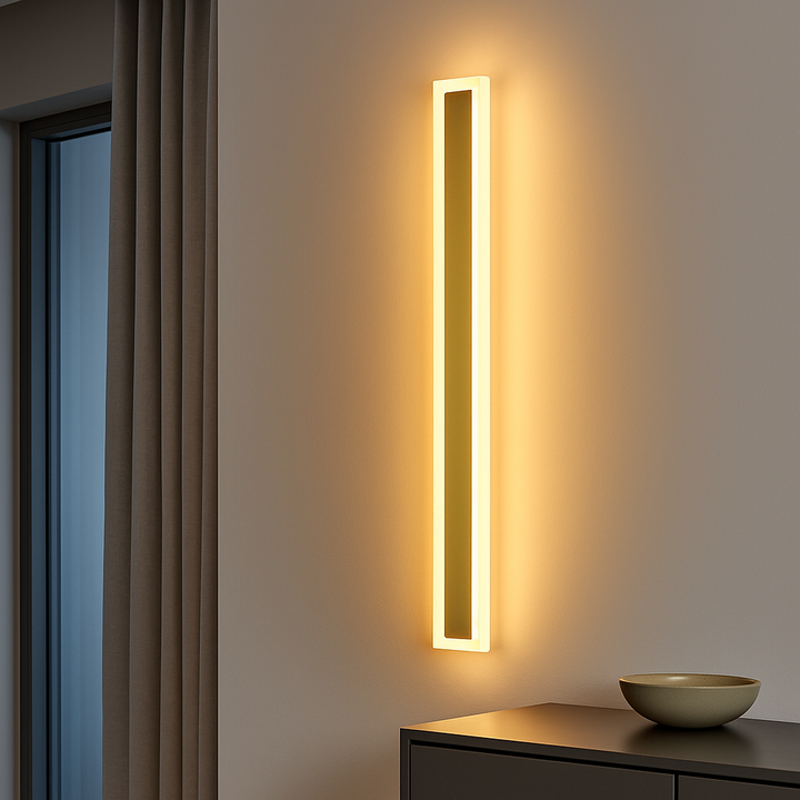 APLICA   EXTERIOR verticala de perete, 32W, lumină calda 3000K, 1200×80×41 mm, finisaj Gold