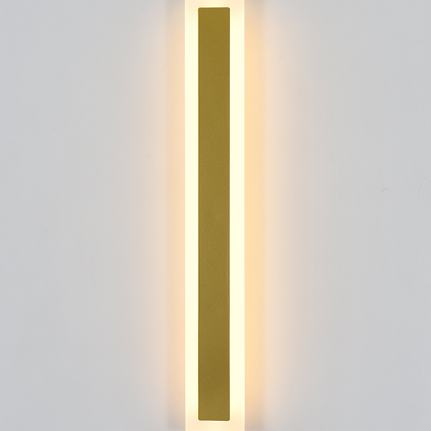 APLICA EXTERIOR VERTICALA , 16W, lumina calda 3000K, 600×80×41 mm, finisaj auriu