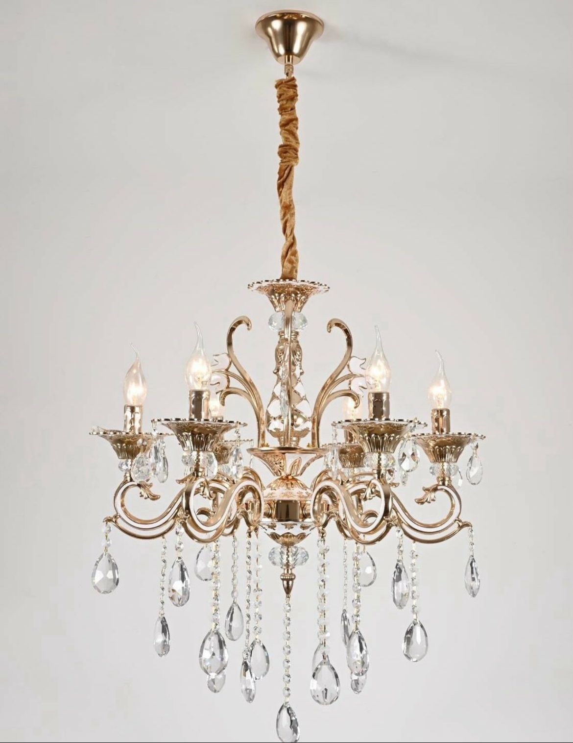 Candelabru clasic cu cristale, 6 brațe, Ø680×H940 mm, soclu E14, finisaj auriu lucios