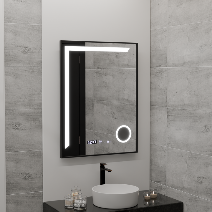 Oglinda LED 60×80 cm cu ramă neagră, senzor, dezaburire, ceas, termometru și lumină reglabilă