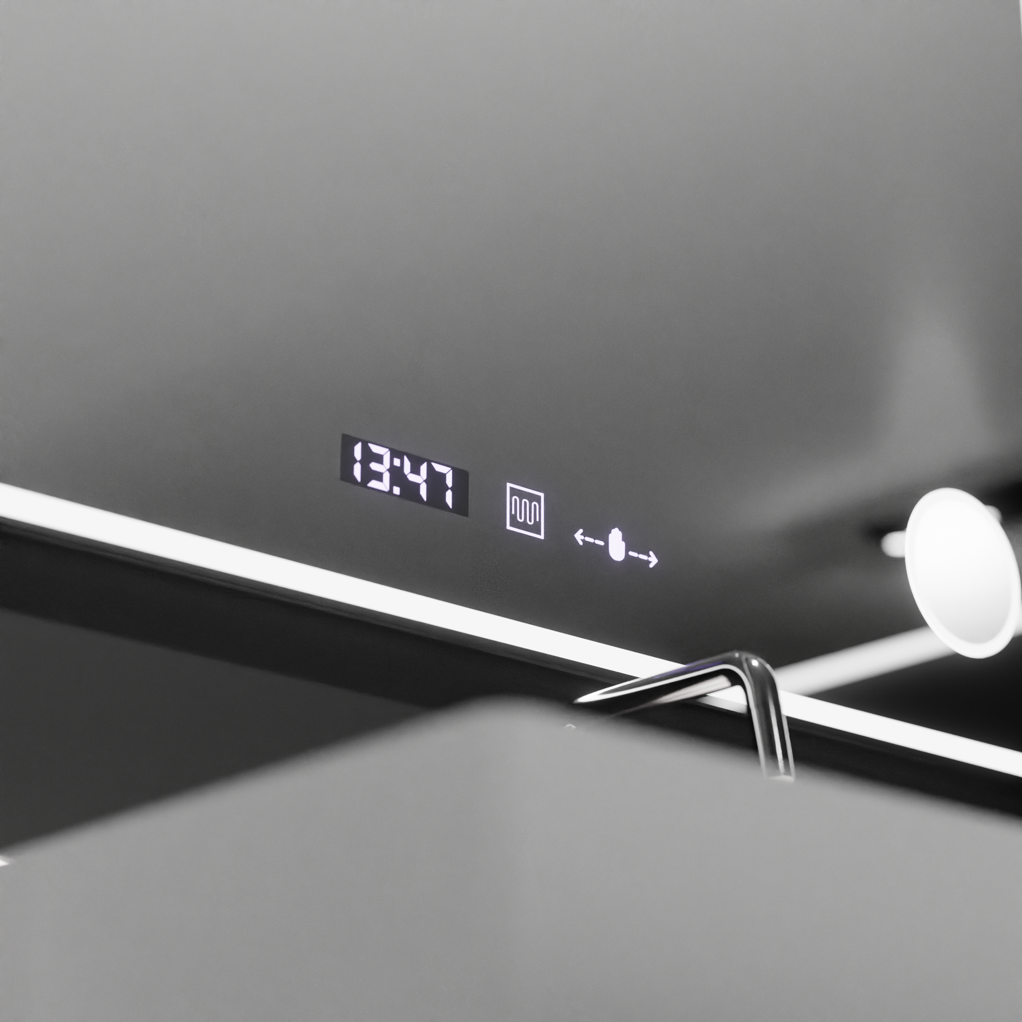 Oglinda LED dreptunghiulara 120×80 cm cu senzor, dezaburire, ceas și lumină reglabilă