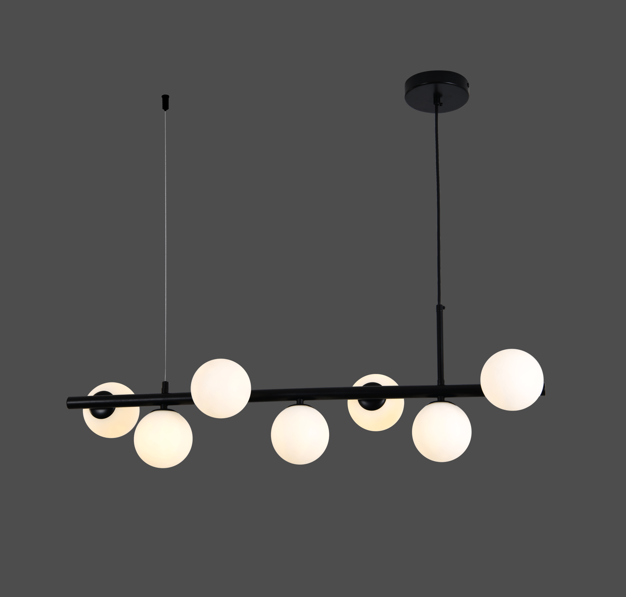 Pendul negru cu 7 globuri 9560/7BK prezentat pe fundal gri; design geometric, finisaj negru mat, becuri G9 LED